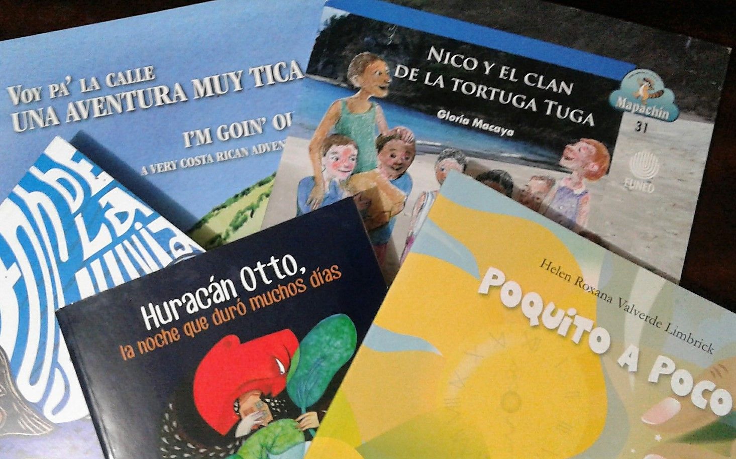 Obsequie libros infantiles de bajo costo esta Navidad