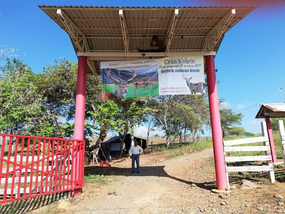 Juez cuestionado por favorecer apropiación de tierras indígenas
