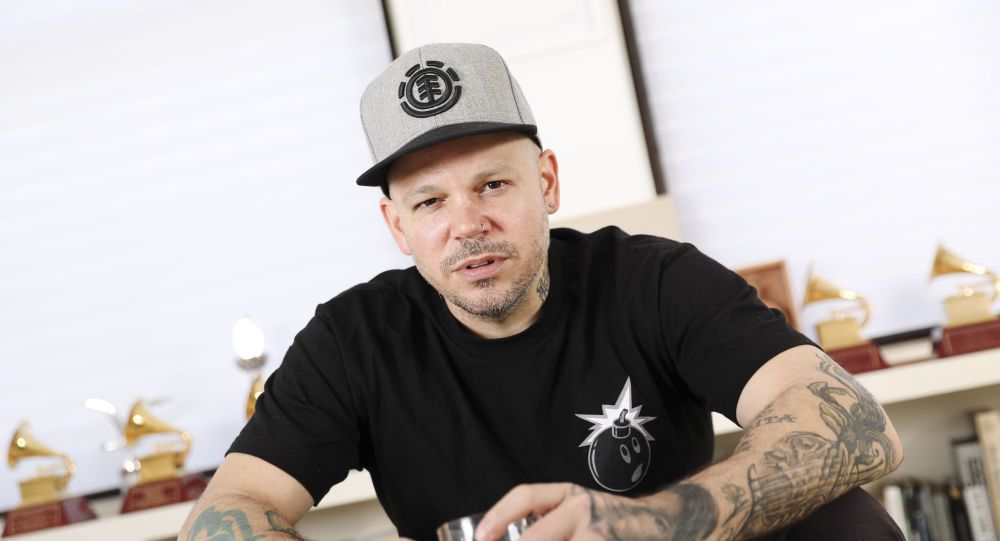 Residente a los chilenos: “Si hay que reunir artistas, yo estoy ahí” (vídeo)