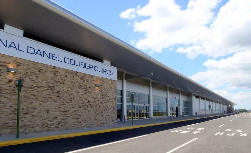 Aeropuerto-Daniel-Oduber Reporte judicial: Costa Rica extraditó su primer nacional a Europa y casos "Pista Oscura" y Gandoca-Manzanillo avanzan