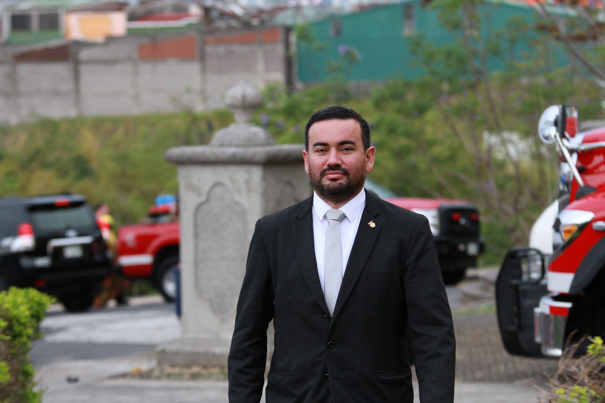 Diputado Jonathan Prendas irrespeta las medidas sanitarias en el plenario ◘ Video