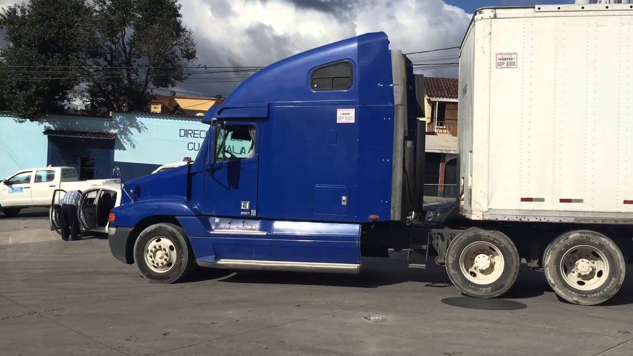 furgon-frontera Costa Rica cierra fronteras terrestres un mes más