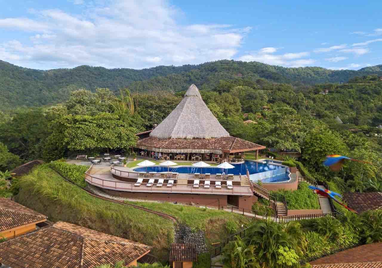 Presidente pagó por todos sus gastos en su viaje en helicóptero al Hotel Punta Islita
