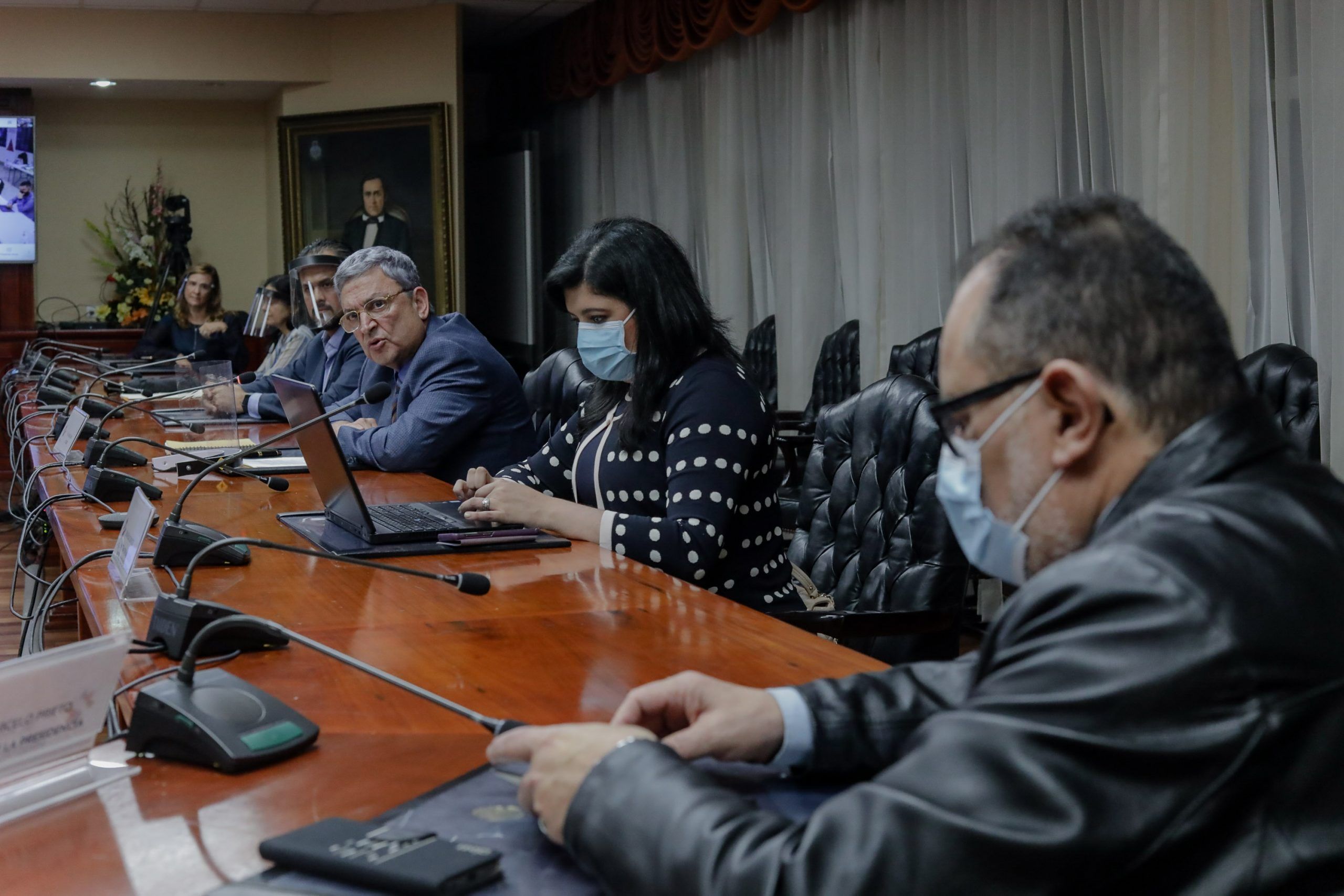 Presidencia confirma cambios en gabinete después de una nueva filtración de información