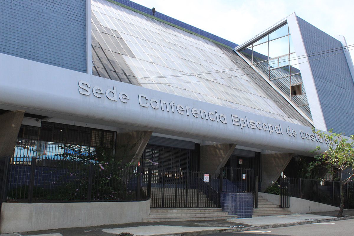 Iglesia Católica rechaza propuesta de Rodrigo Chaves y Fabricio Alvarado: no aceptan “lógica de prebendas especiales” o favoritismos