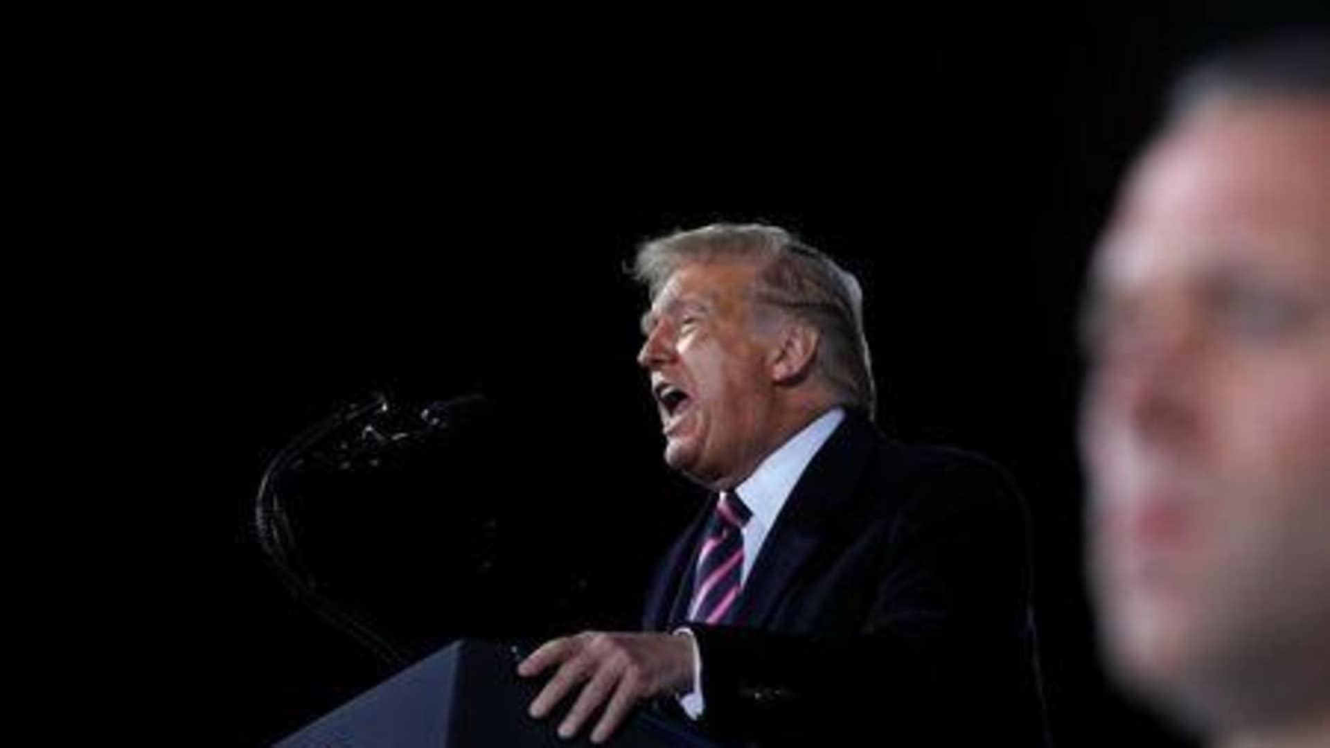 Donald-Trump Trump pausa durante 90 días la aplicación de los aranceles a los países, pero eleva los de China al 125%
