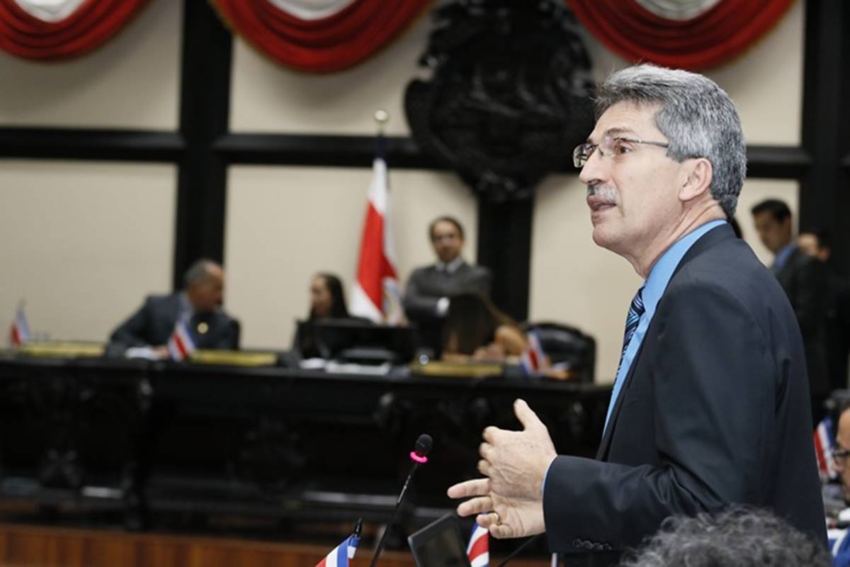 Usura: el crimen que se indigna cuando lo regulan – Voz Propia