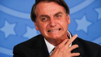 Bolsonaro podría pasar el resto de su vida en la cárcel si se le declara culpable del intento de golpe de estado en enero de 2023 10 Bolsonaro cuello