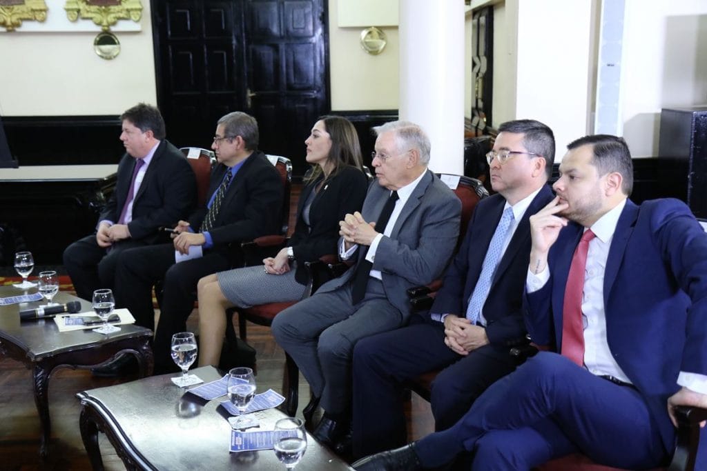 Miguel Ángel Rodríguez llama a coalición PUSC-centro derecha-evangélicos para elecciones 2022