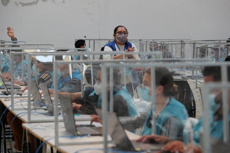 Con 99,9% de escrutados, Ecuador tiene cierre de infarto en segundo lugar para segunda vuelta