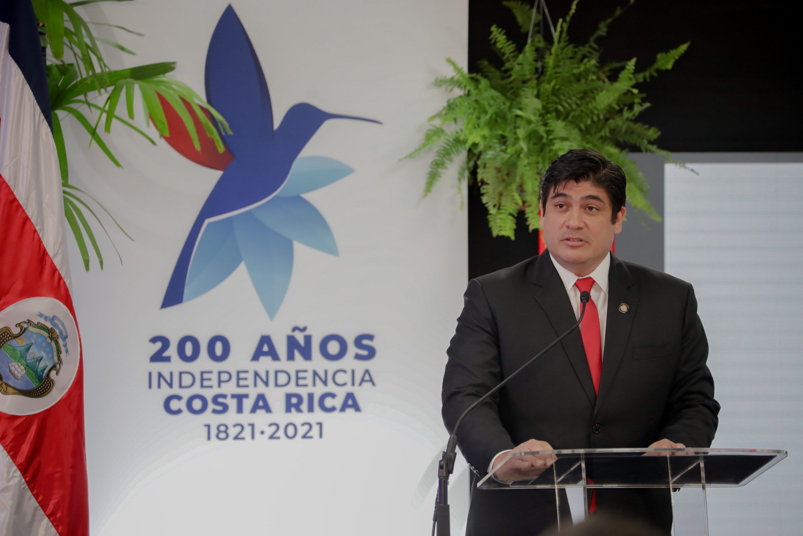 Costa Rica cerró 2021 con el déficit fiscal más bajo en muchos años: “Gastamos lo mismo que recaudamos”