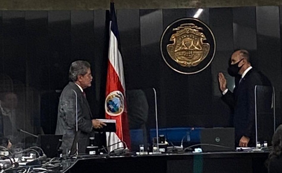 Corte Suprema de Justicia reelige al magistrado Max Esquivel del TSE hasta 2027