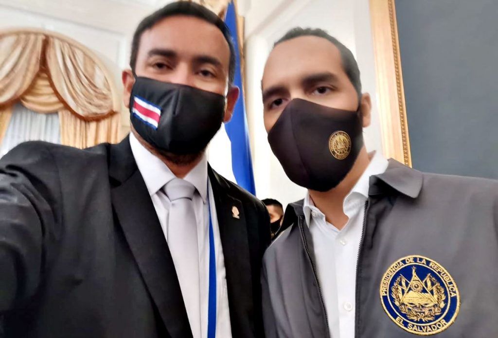 Fabricistas guardan silencio sobre Bukele y destitución de magistrados en El Salvador
