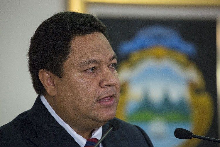 Ex ministro del MOPT se separa por dos meses del CFIA por supuestos vínculos con “Caso Cochinilla”