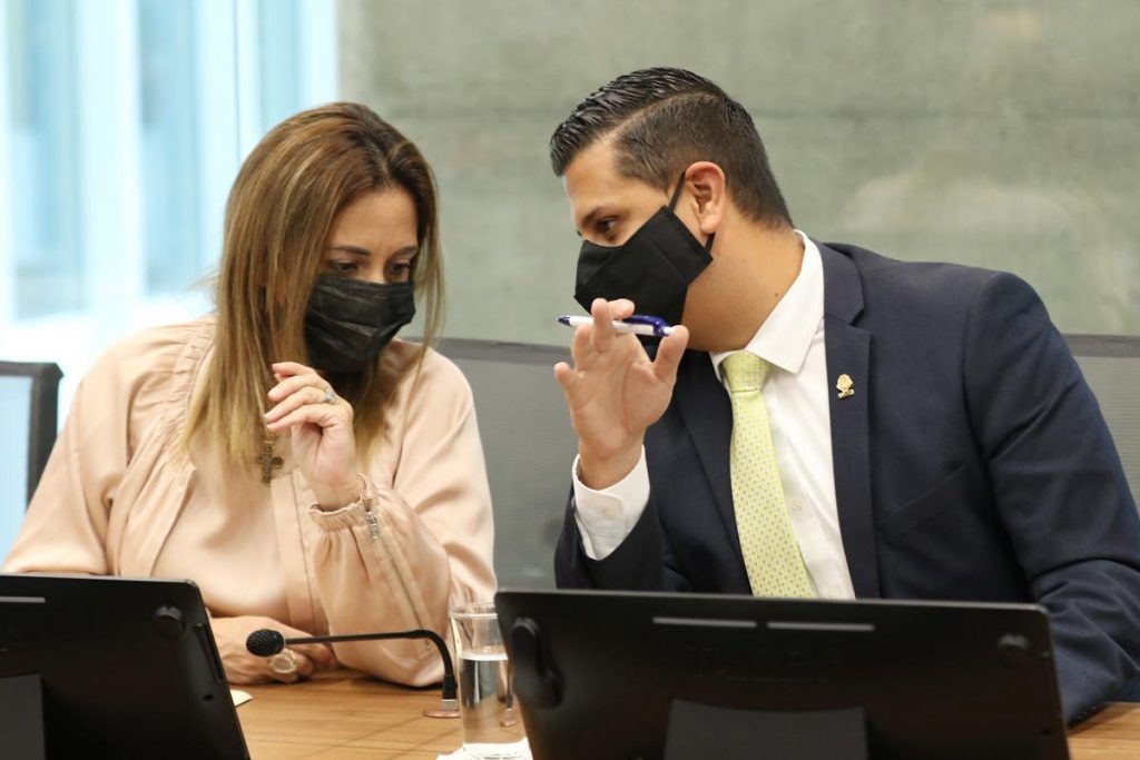 Cuando algunos diputados traicionan a la gente de manera tan evidente ◘ Voz propia