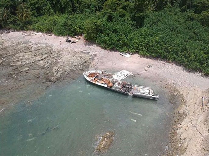 Logran recoger escombros de yate encallado en Reserva Cabo Blanco ◘ Video