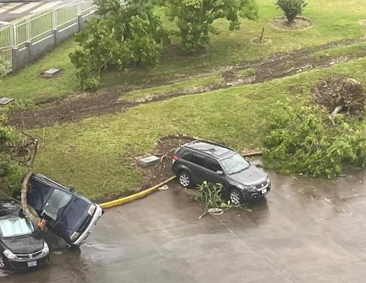 Tornado dañó techo del Hospital San Vicente de Paul