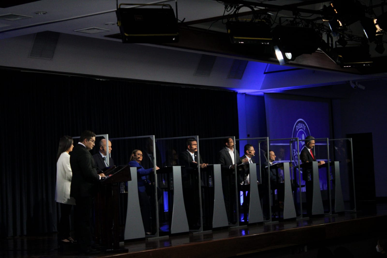 ¿Qué propuestas resaltaron los aspirantes en el debate de Monumental? ◘ Análisis