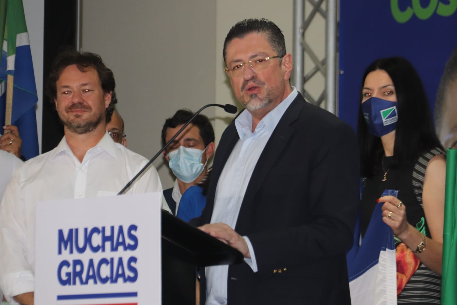 Chaves reta a Figueres después de que el liberacionista rechazó 13 debates