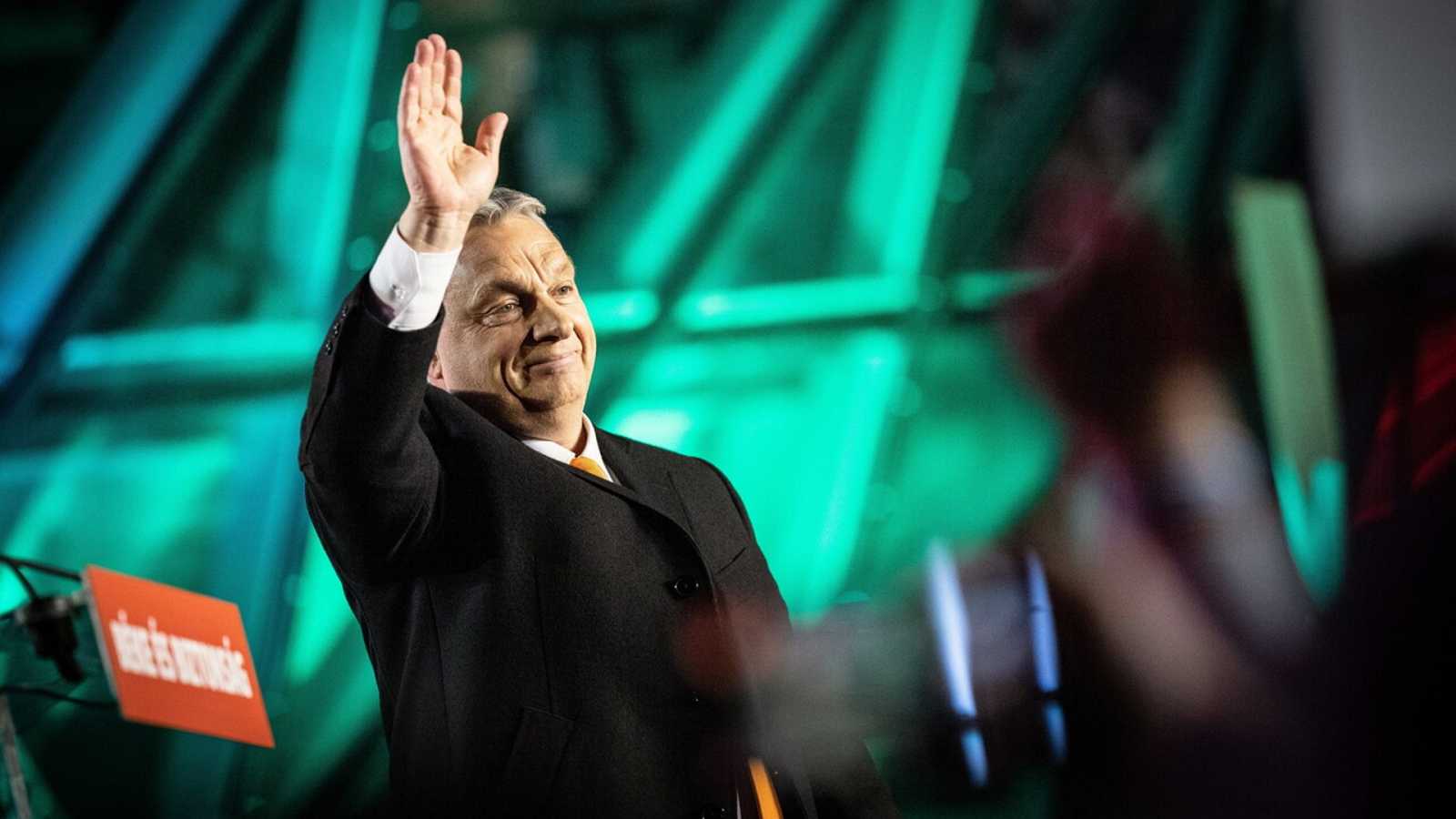 Aliados de Putin ganan elecciones en Hungría y Serbia