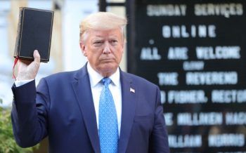 Trump biblia