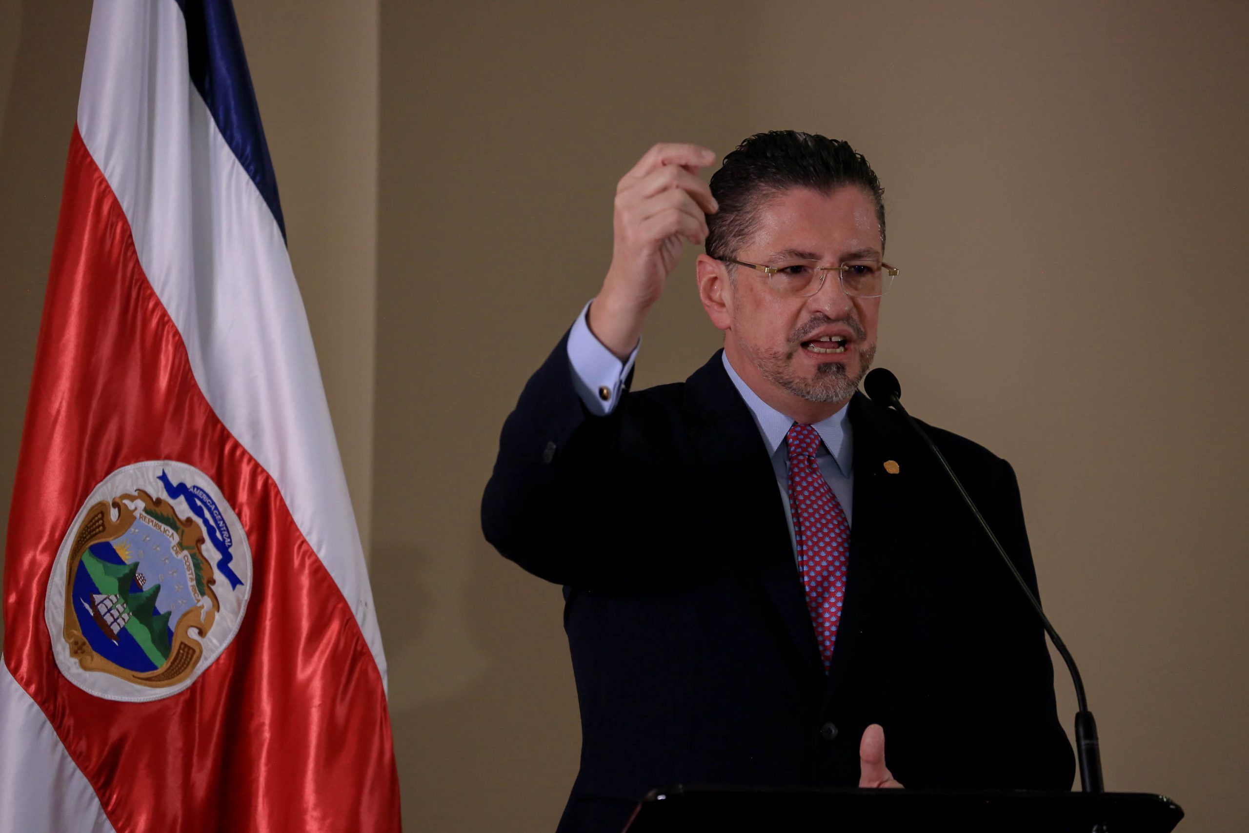 el estadista y el populista