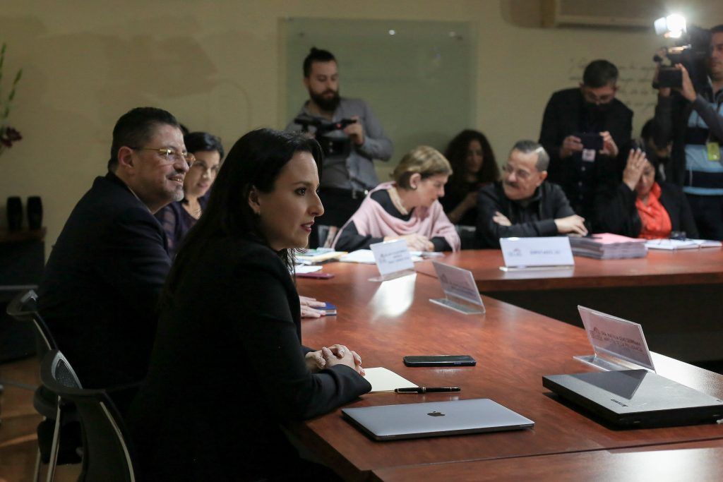 Aumento salario a ministros.