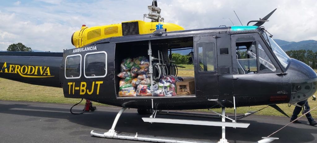 Helicóptero de rescate de la CNE hacia Quepos para trasladar mujer embarazada.