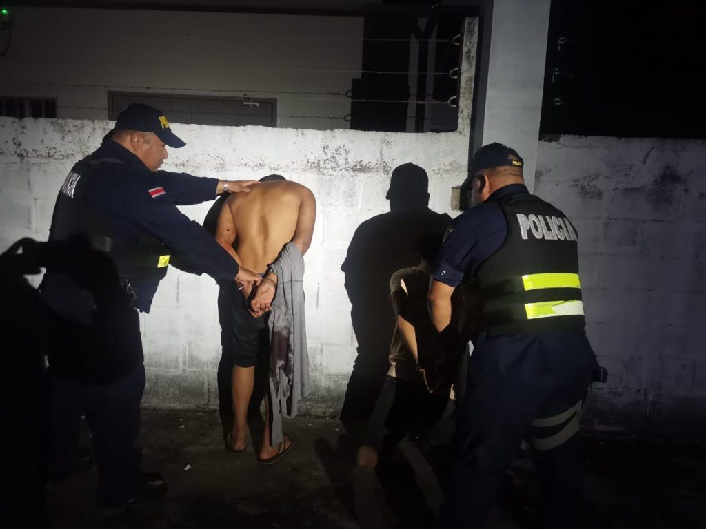 Dos asesinatos múltiples terminan con 9 vidas en Limón y Guanacaste 1 Asesinatos múltiples, detenidos.
