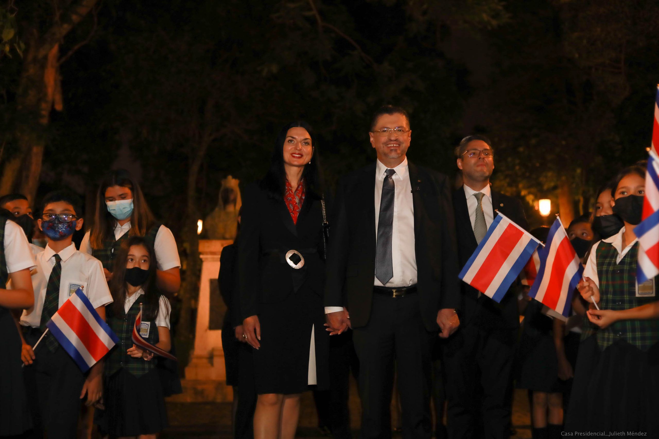 Presidente desestima aportes parafiscales del Banco de Costa Rica con cálculos erráticos