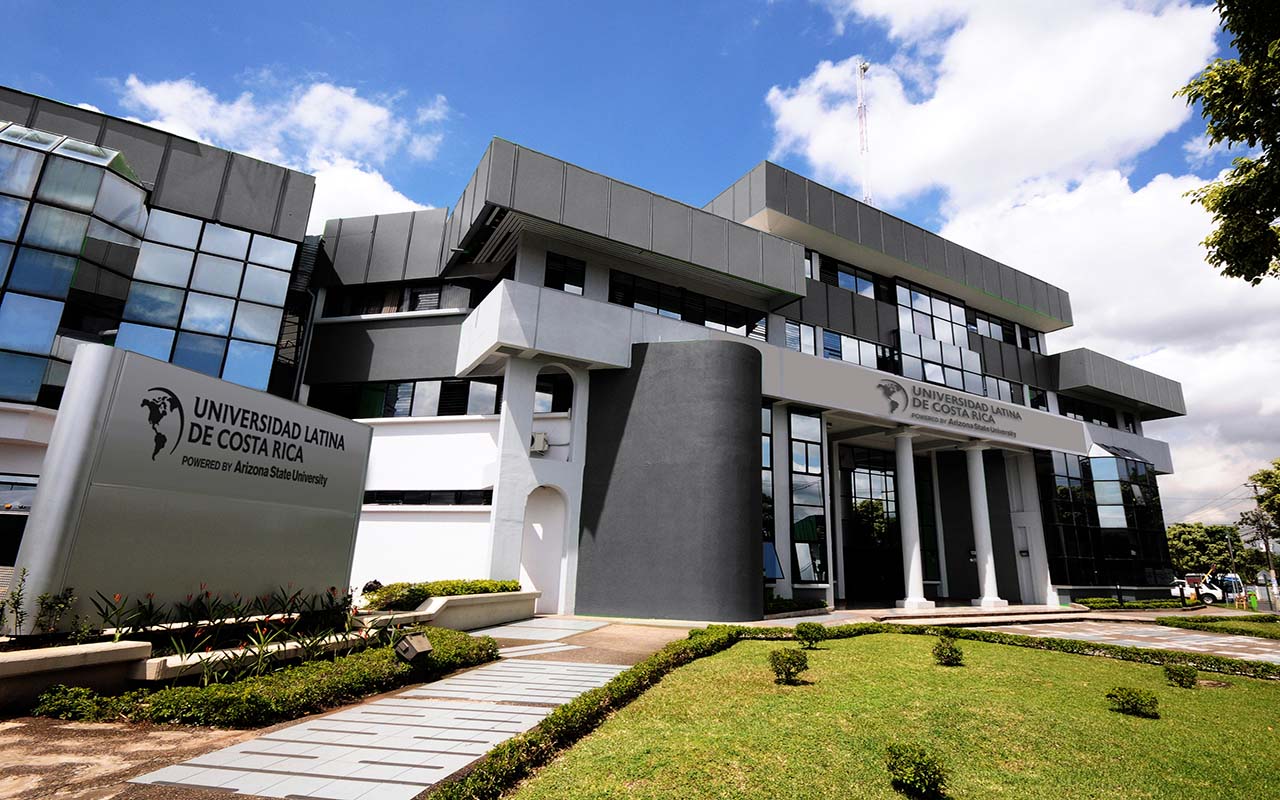 Eliminar el IVA a las universidades privadas.