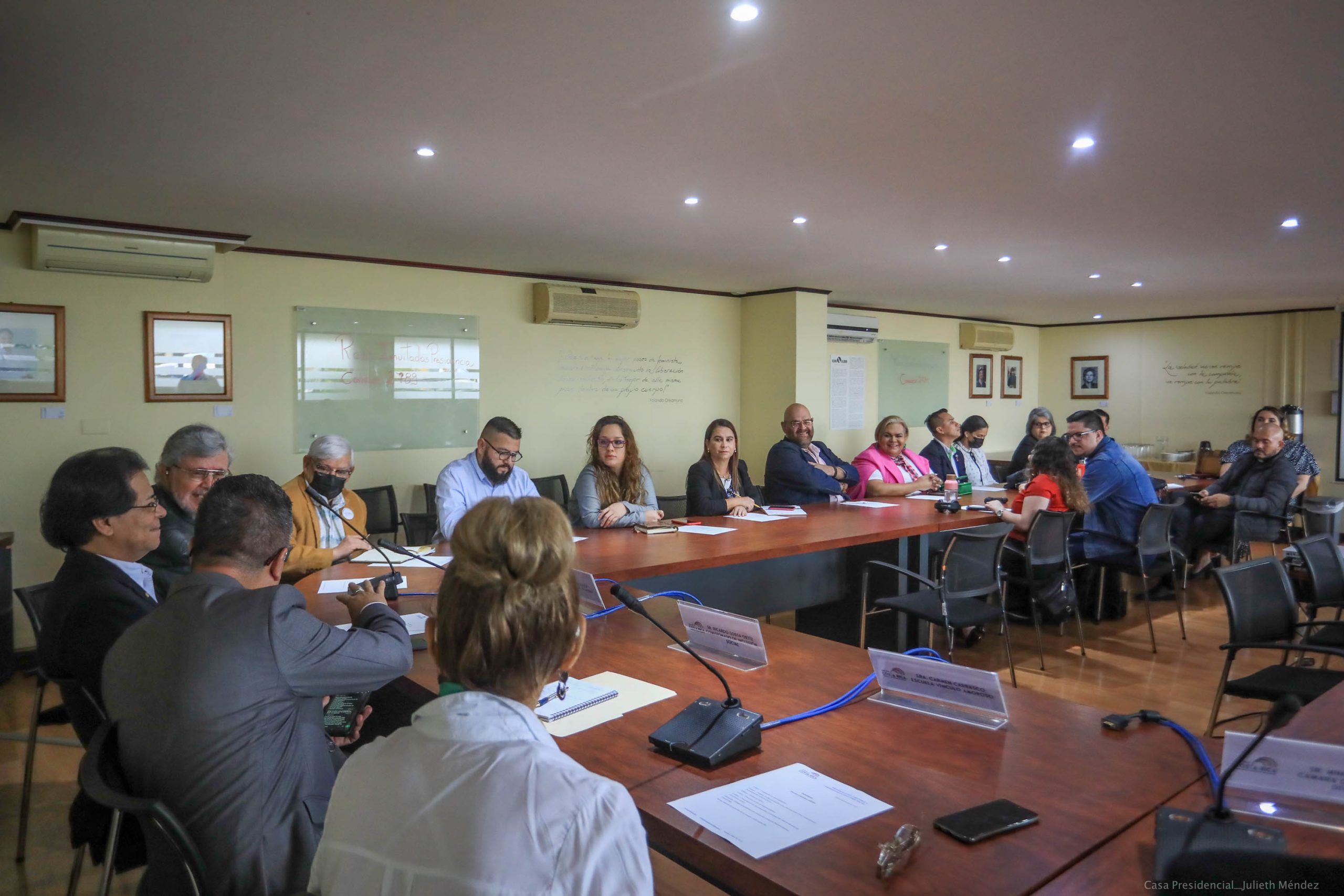Comisionado de Inclusión Social recibió a 32 grupos de comunidad LGTBIQA+ en Casa Presidencial
