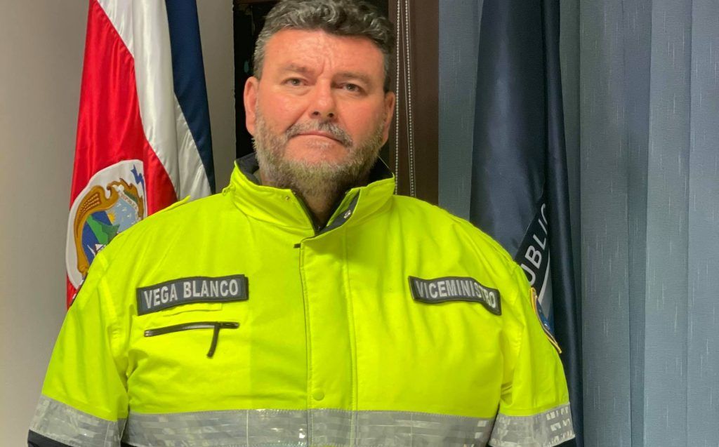Viceministro despedido, Randall Vega.