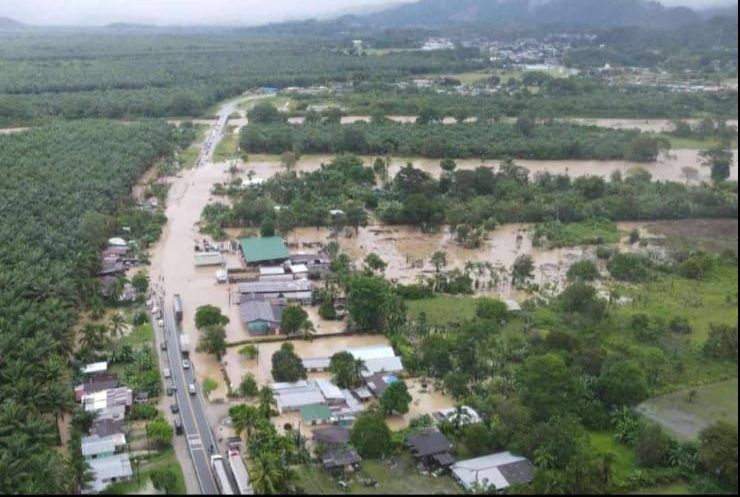 Videos: Alerta roja y severas afectaciones por Huracán Julia en la zona sur de Costa Rica