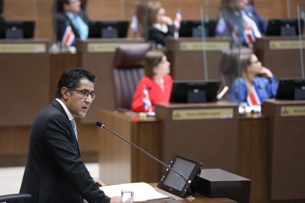 Nogui Acosta quiere ser diputado con 11 causas penales encima para seguir operando con inmunidad en el estado costarricense
