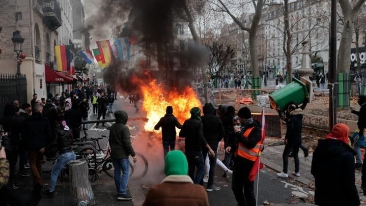 En París protestas por reforma a pensiones