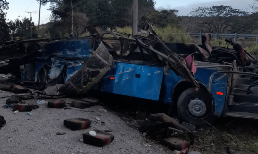 Migrantes muertos en Panamá por accidente de bus