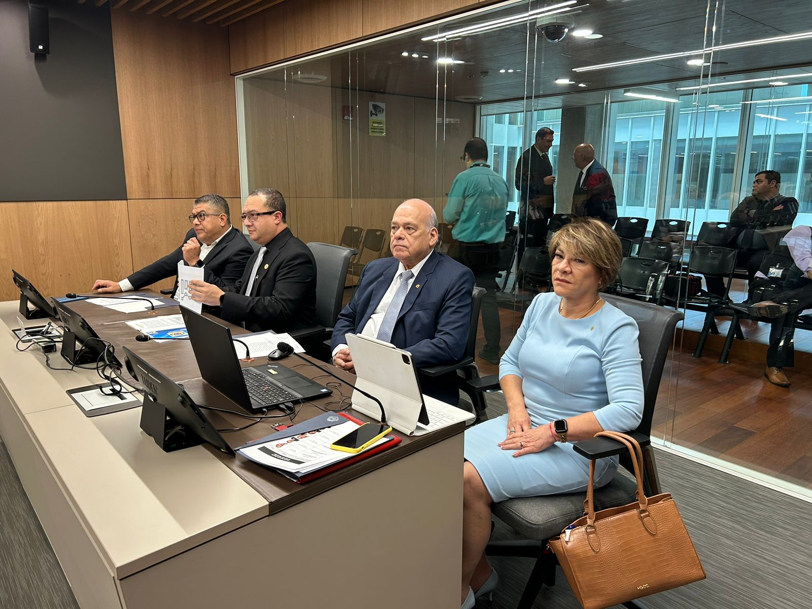 Autoridades del Poder Judicial presentan proyectos de seguridad ante comisión legislativa