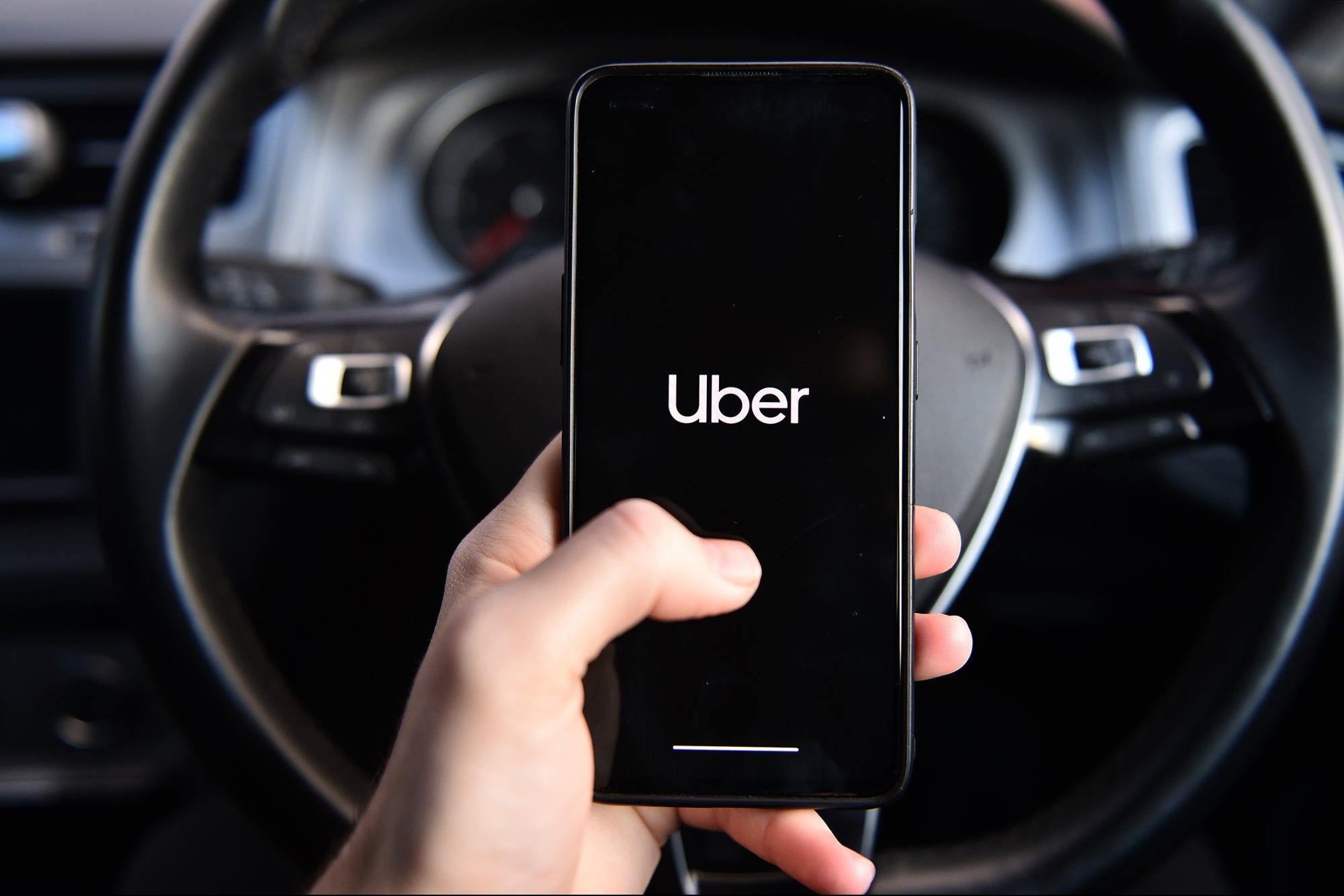 Juzgado de Trabajo condena a Uber y establece relación laboral: Impulsan proyecto de ley