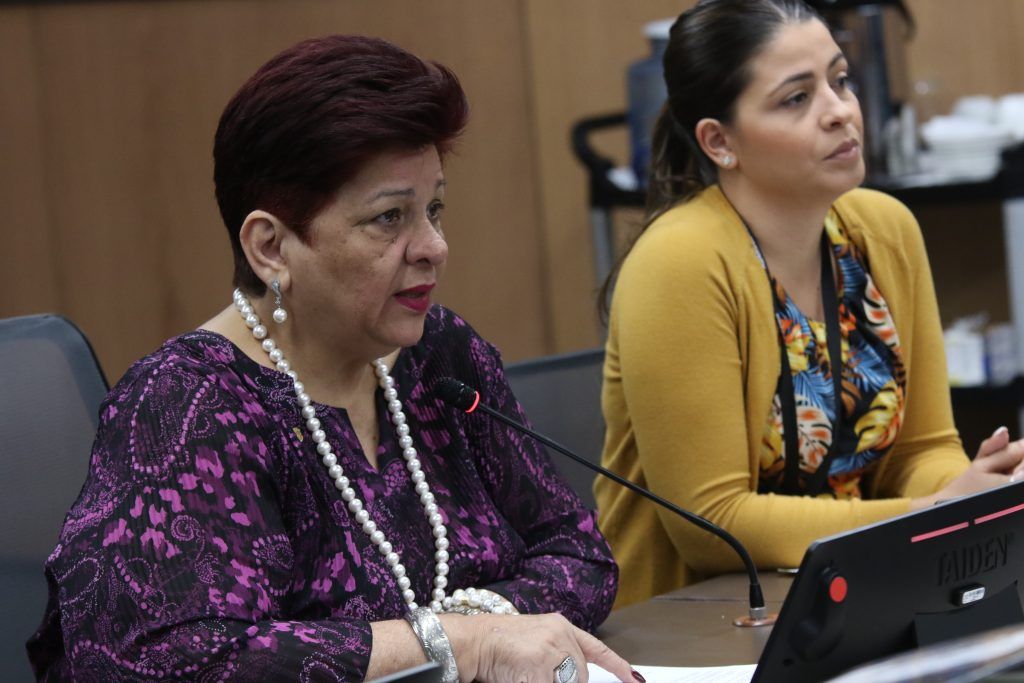 Leslye Bojorges es el "bufón y sicario del Gobierno": Barquero cierra así una historia de ofensas para el olvido que no será olvidada