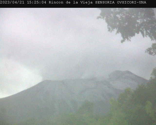 Erupcion-Rincon-de-la-vieja Video: Nueva erupción del volcán Rincón de la Vieja supera los 2.500 metros de altura