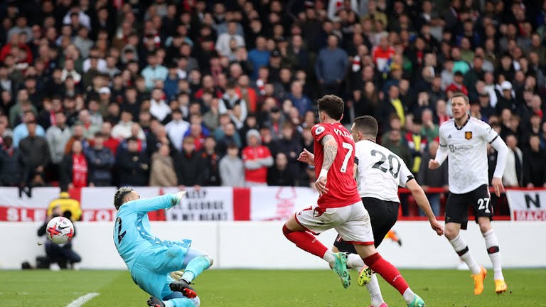 Keylor Navas evita goleada al Forest.