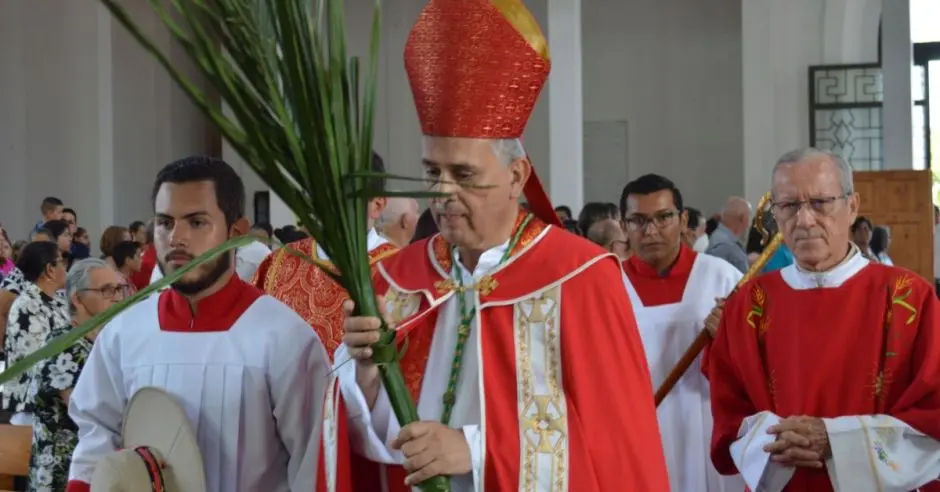 Obispo de Tilarán sobre mezclar religión y política.