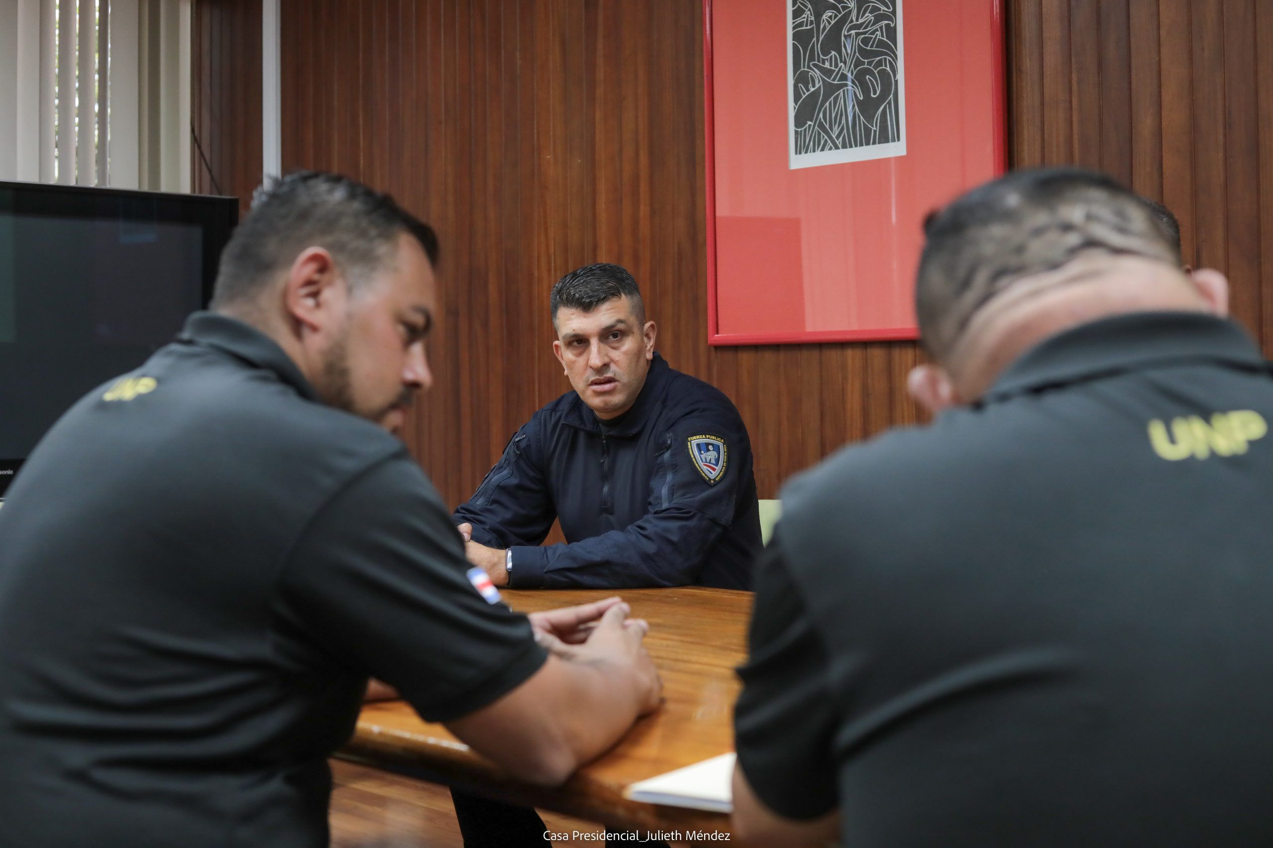 ¿Es ilegal grabar una conversación donde hay más personas y se habla de corrupción?