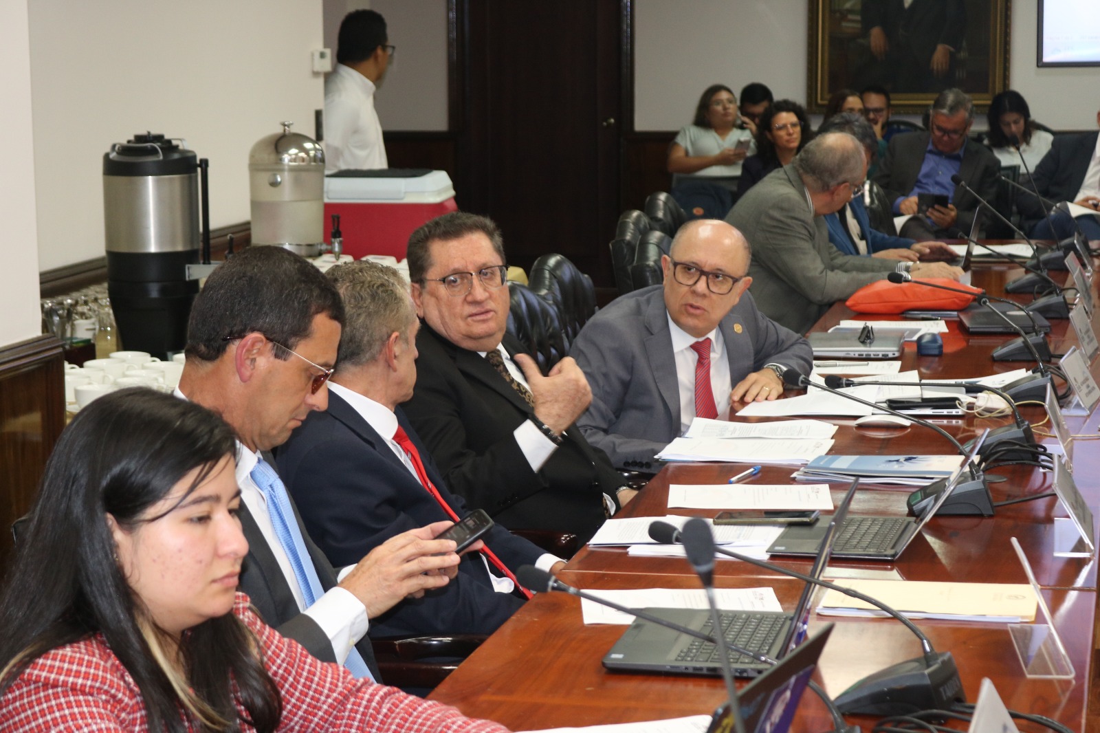 Gobierno tienta a las universidades pero sin ceder en el aumento del 1% ofrecido en 2023