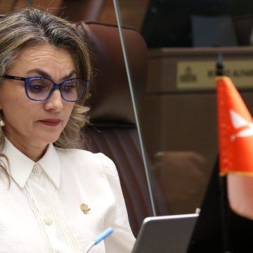Legisladora denuncia ante Fiscalía al ministro Arnold Zamora por al menos 3 delitos tras video emitido por denuncia de violación sexual en su contra