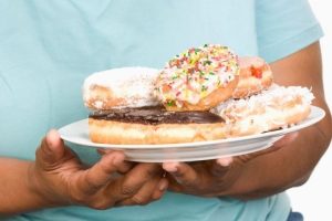 Ministerio de Salud alerta sobre colorantes artificiales en golosinas y alimentos que están prohibidos 10 Siete de cada diez adultos en Costa Rica tienen exceso de peso