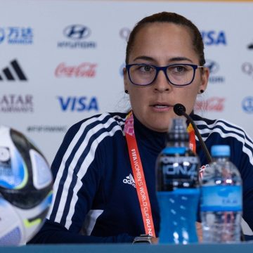 Amelia Valverde espera hacer "un partido digno"