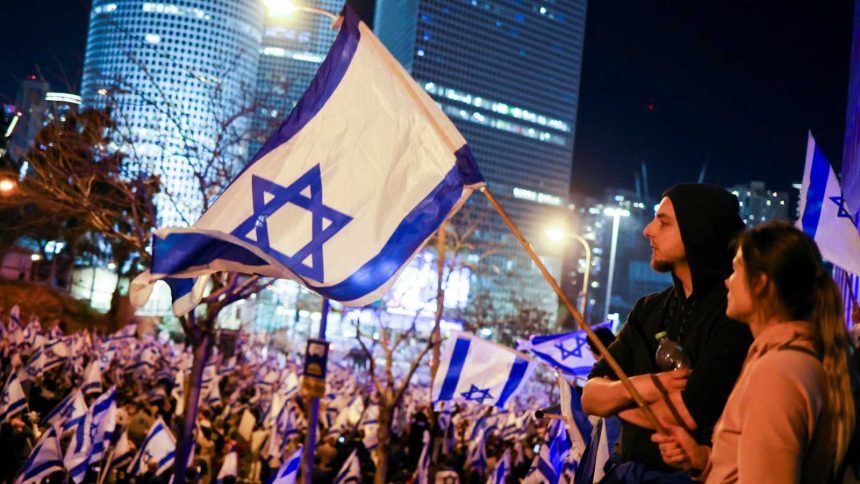 Más de 100.000 personas exigen dimisión de Netanyahu en Jerusalén en la mayor movilización desde octubre