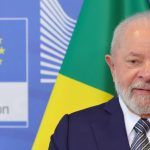 La última encuesta da a Lula una ligera ventaja sobre Bolsonaro en víspera de las elecciones brasileñas